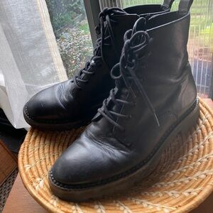 SZ 7.5 Vince Cabria Leather Lug Boot, Black